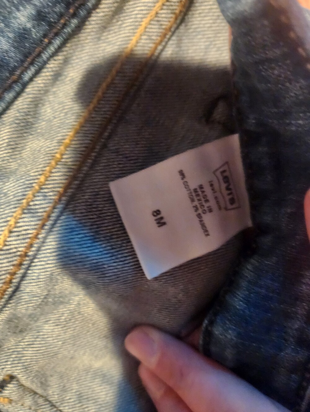 Levis - Picture 4 of 4
